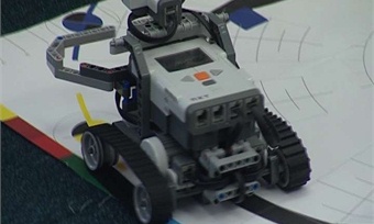 битва роботов